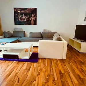 Apartment De